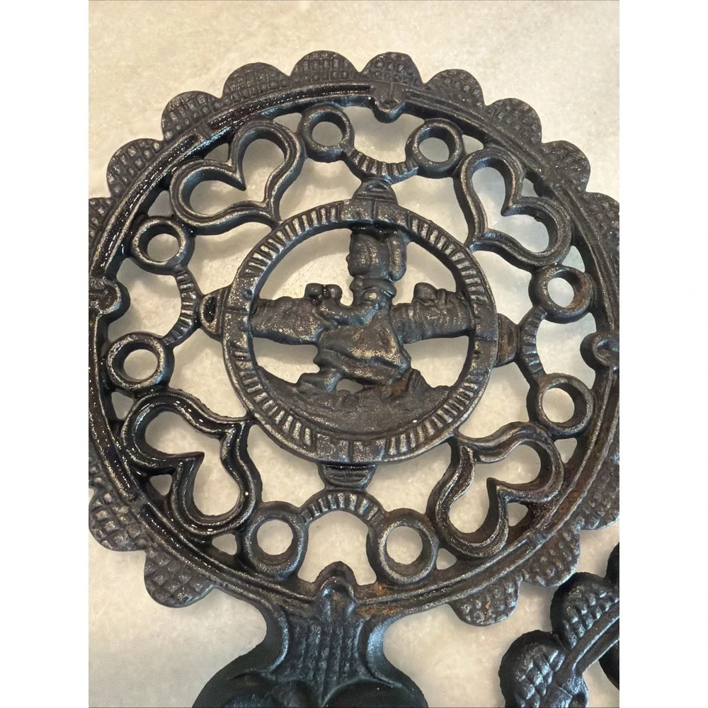 Set Of 2 Vintage Cast Iron Trivets Amish Boy And Girl OLA000